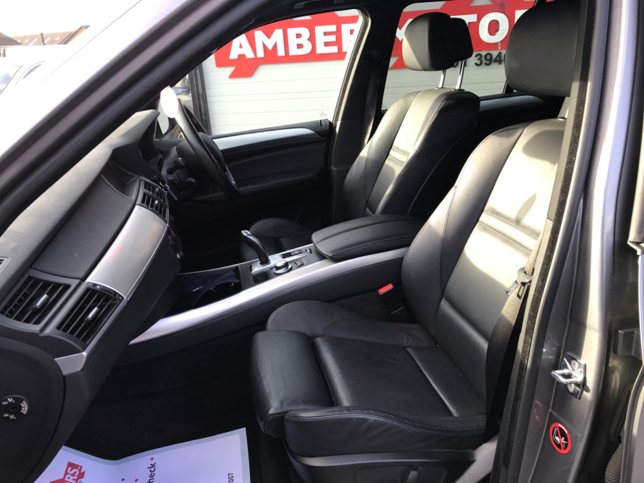 2009 BMW X5 - image 23