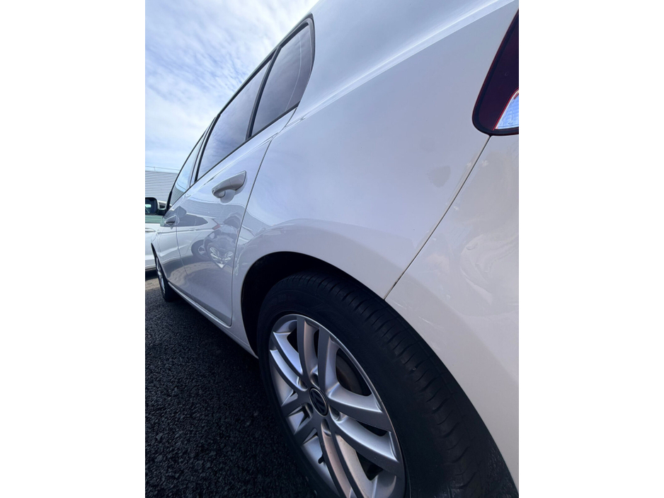 2012 Volkswagen Golf - image 9