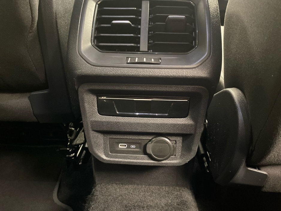 2024 Volkswagen Tiguan - image 23