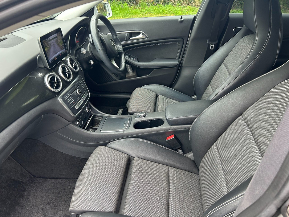 2018 Mercedes-Benz 180 - image 10