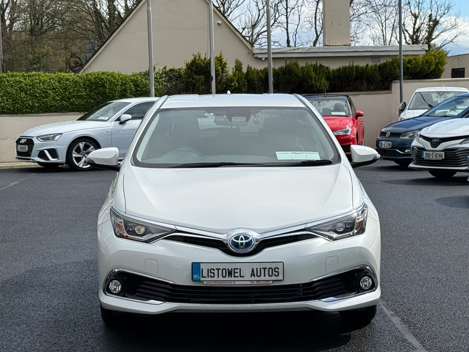 2017 Toyota Auris - image 5