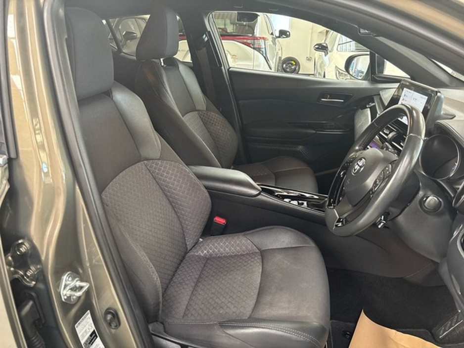 2022 Toyota C-HR - image 17