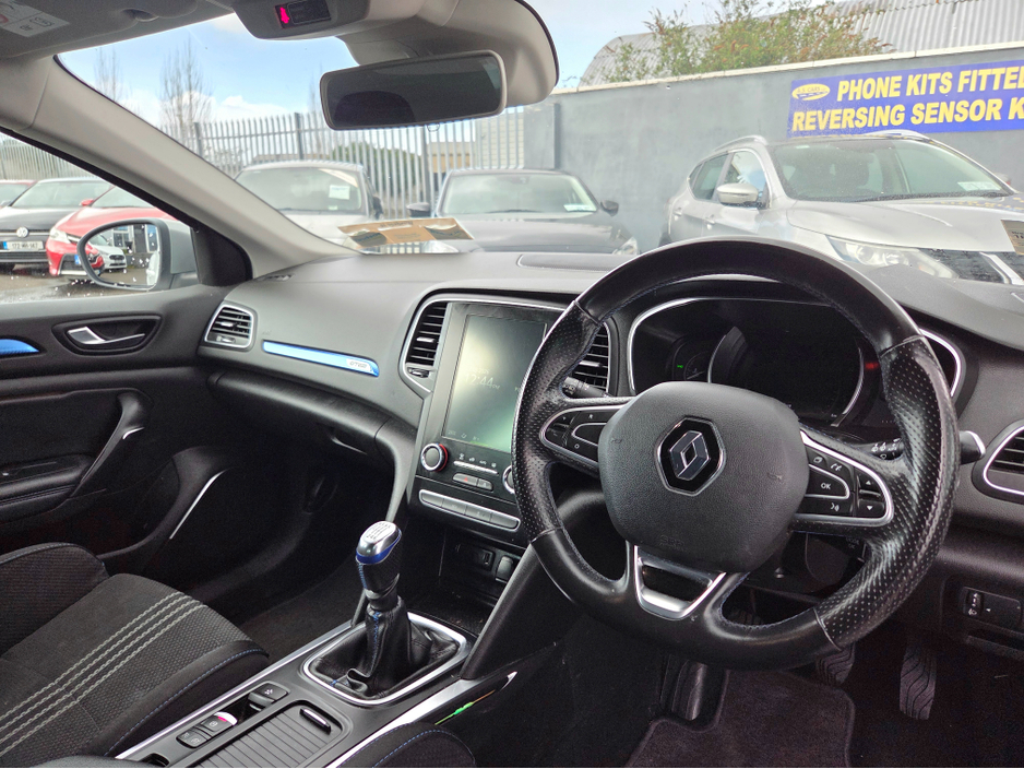 2019 Renault Megane - image 14