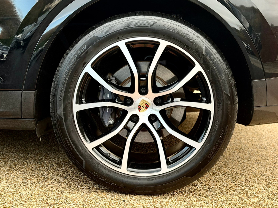 2024 Porsche Cayenne E-HYBRID 5DR AUTO €102,950