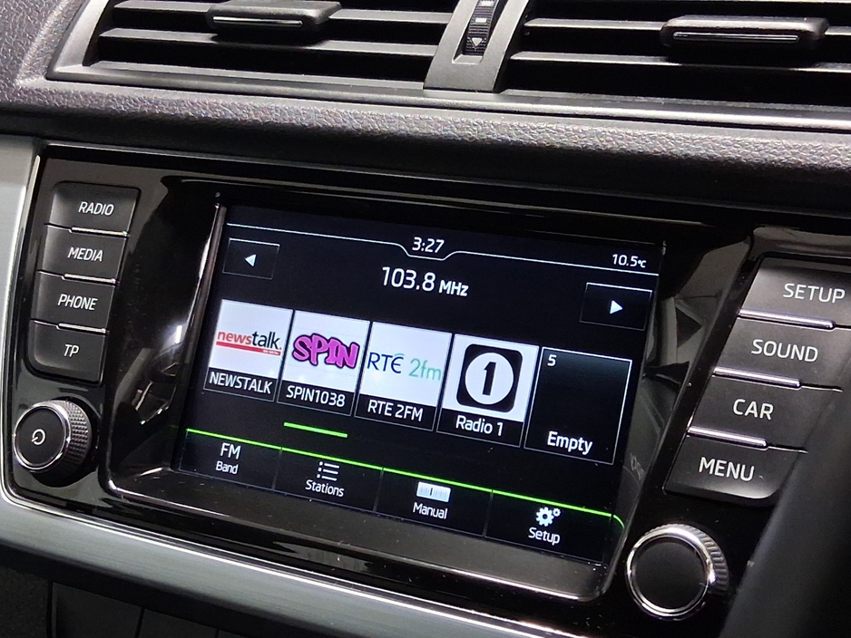 2015 Skoda Fabia - image 14