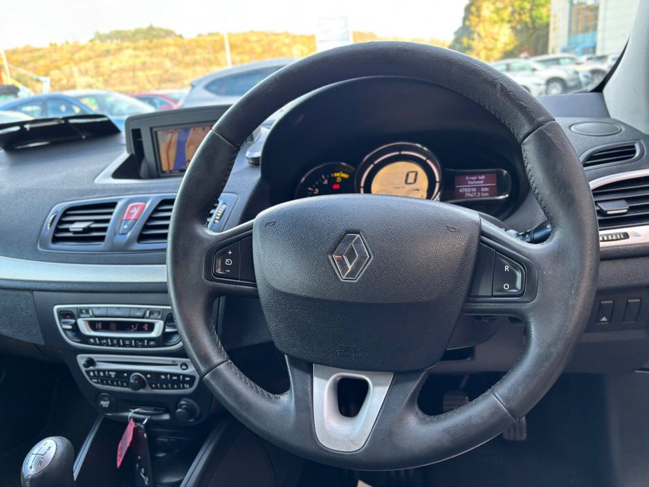 2010 Renault Megane - image 6