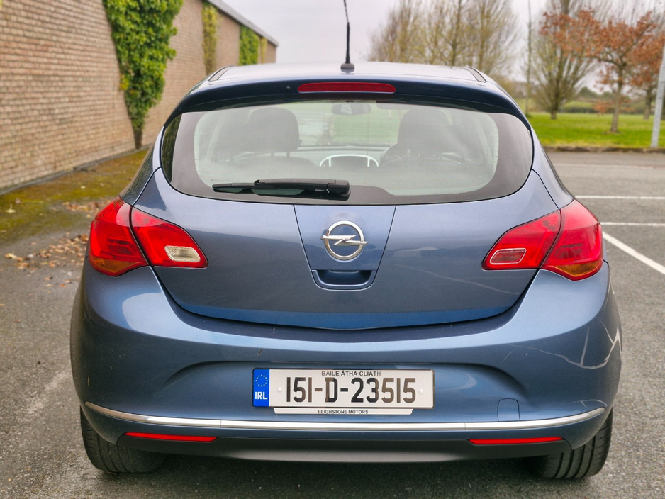 2015 Opel Astra - image 16