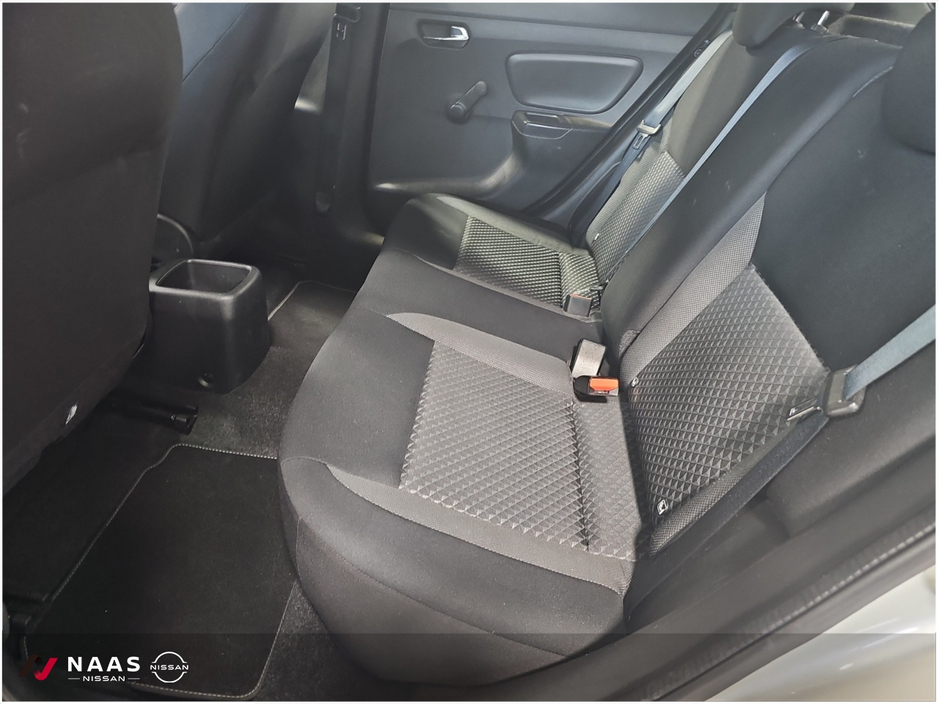 2022 Nissan Micra - image 10