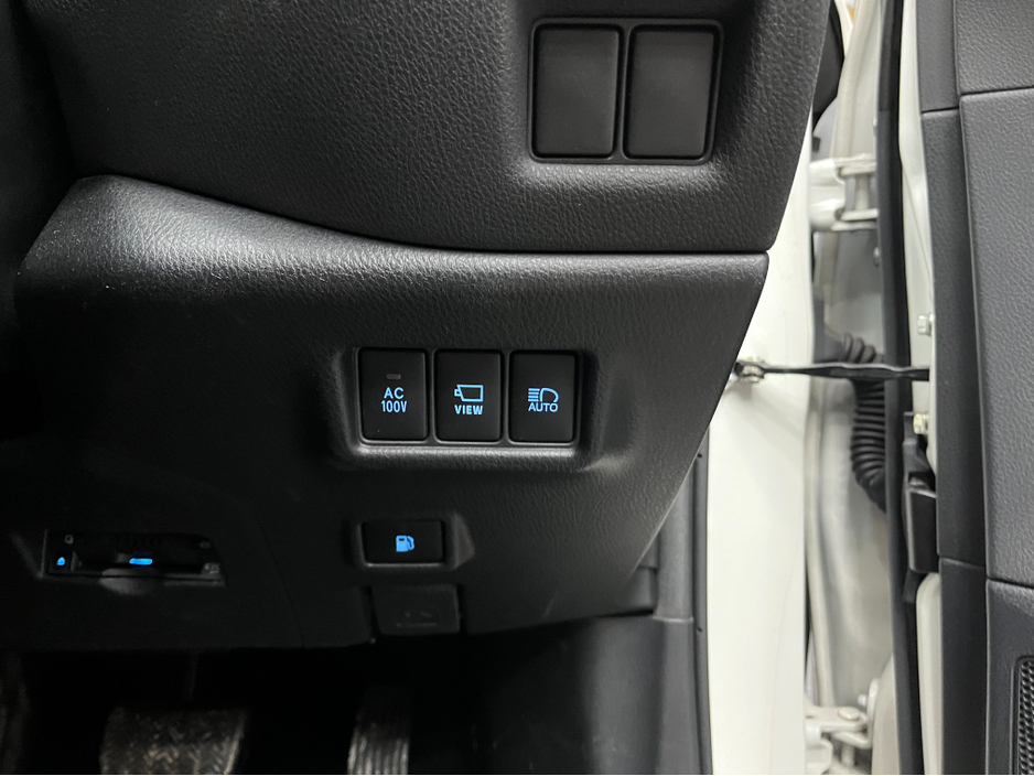 2020 Toyota C-HR €22950 2020 TOYOTA C-HR G 1.8 AUTOMATIC / CRUISE CONTROL / 360° CAMERA AND MORE €22,950