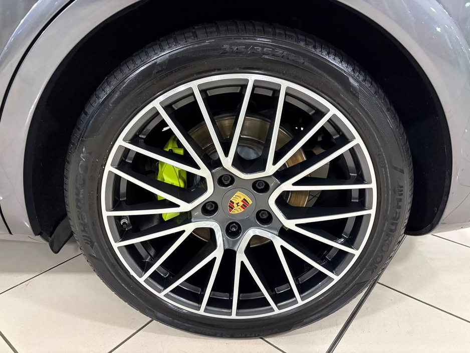 2020 Porsche Cayenne 3.0 V6 E-HYBRID=HUGE SPEC//PAN ROOF//201 D REG=TAILORED FINANCE PACKAGES INCL PCP AVAILABLE=TRADE IN'S WELCOME €59,995