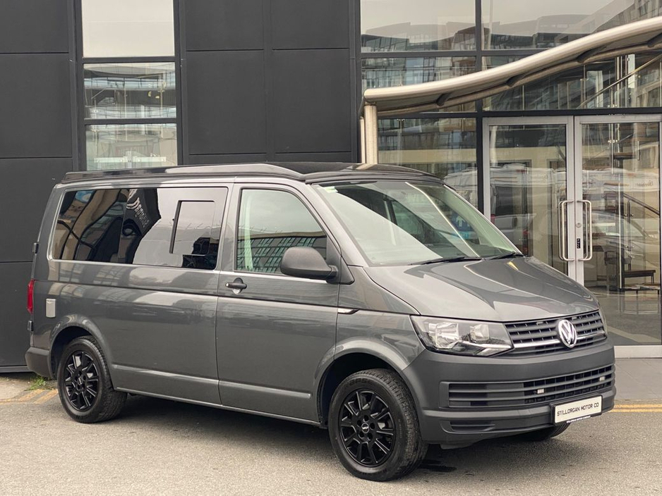 2018 Volkswagen Transporter - image 4