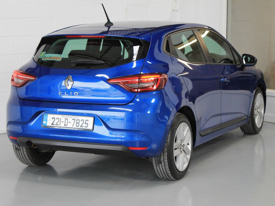 2022 Renault Clio - image 6