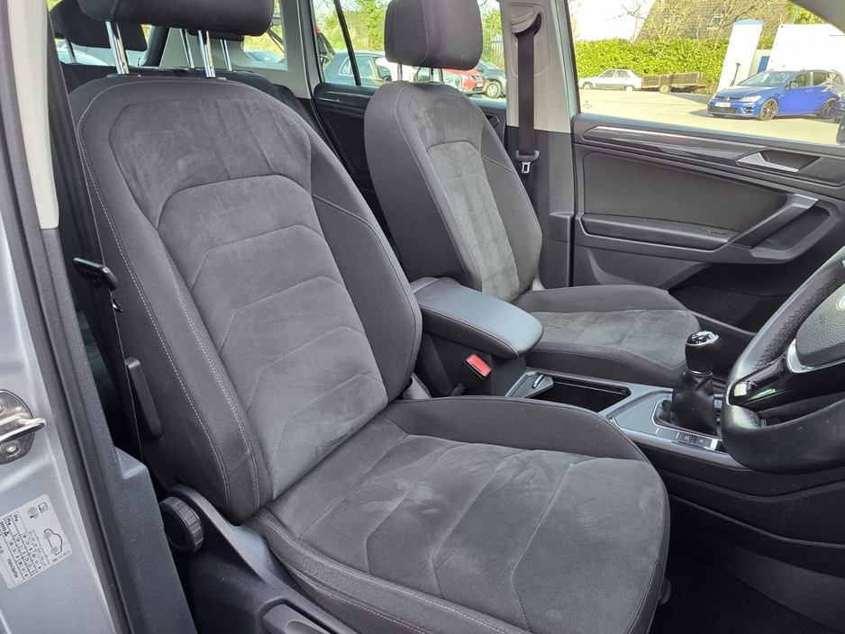 2019 Volkswagen Tiguan - image 8