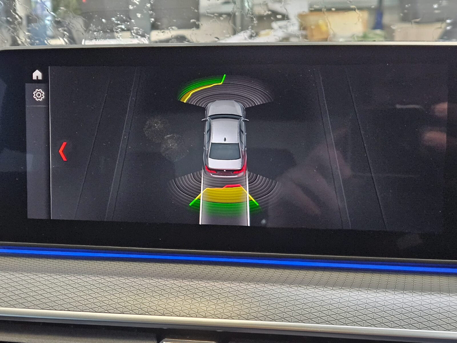 2019 BMW 5 Series - image 15