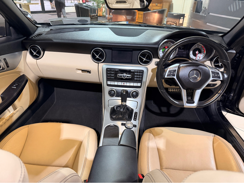 2015 Mercedes-Benz SLK Class 200 BLUE EFFICIENCY AMG SPORT 2DR AUTO €17,950