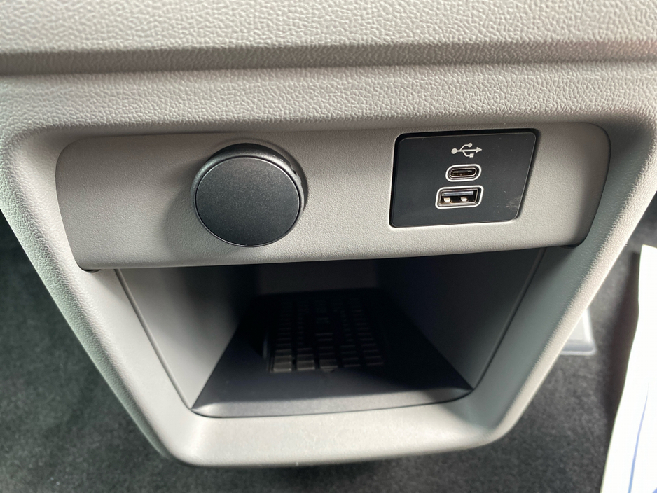 2026 Ford Transit Custom - image 19