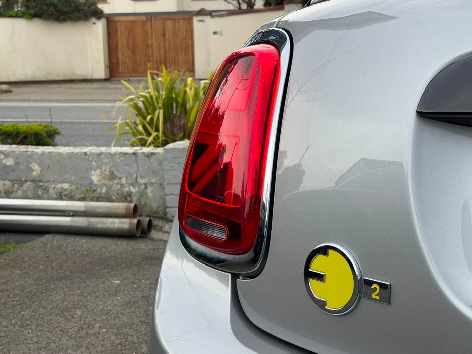 2023 MINI Hatch - image 24