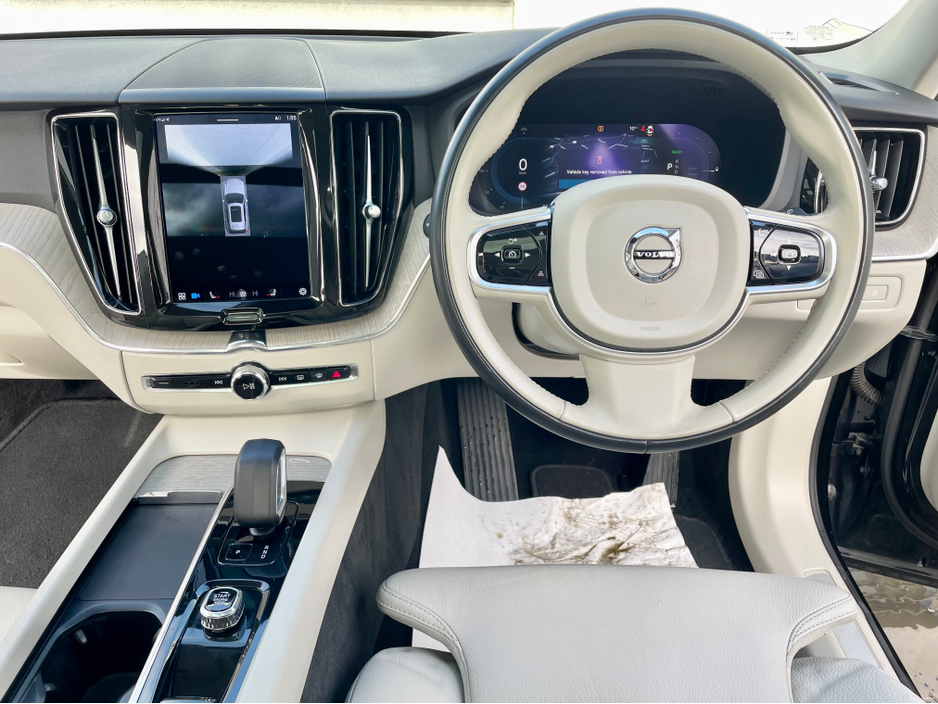 2023 Volvo XC60 T6 RECHARGE PHEV PLUS DARK AWD AUTO 5DR €39,995
