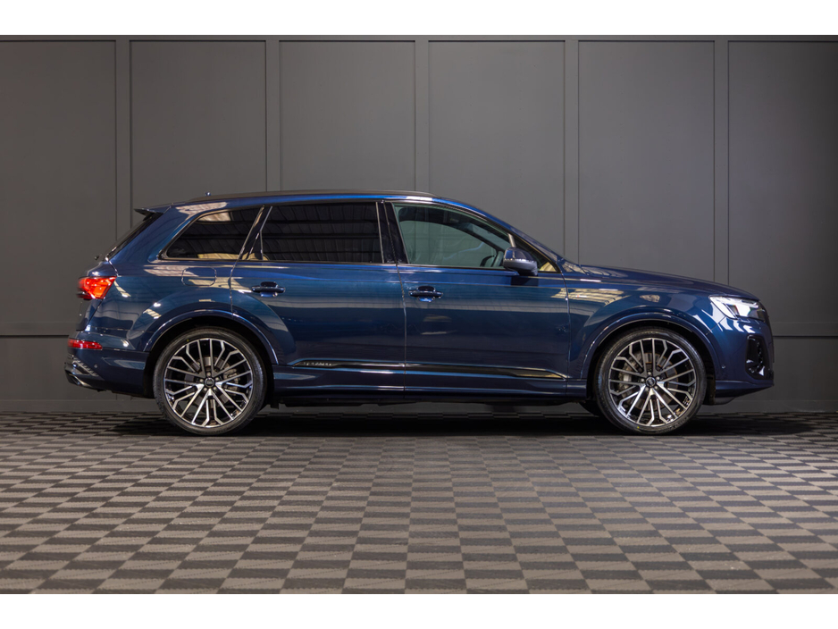 2025 Audi Q7 Q7 55 TFSI e 394PS quattro S line tip €91,950