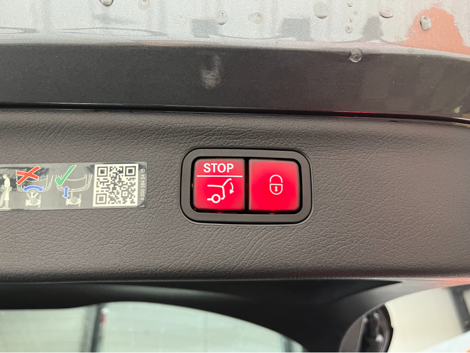 2023 Mercedes-Benz EQS - image 8