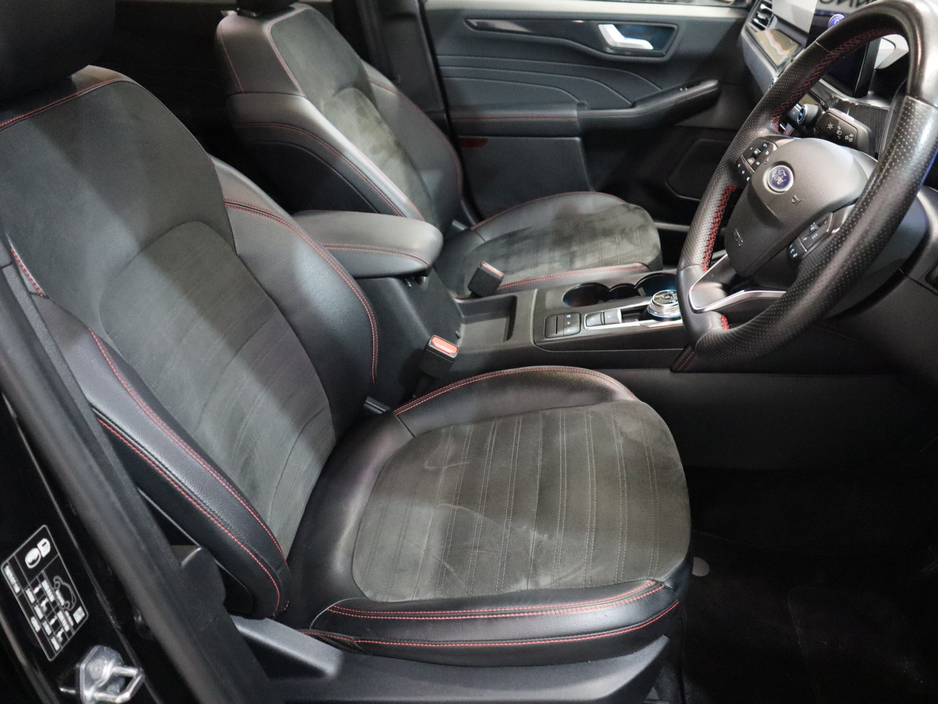 2022 Ford Kuga - image 22