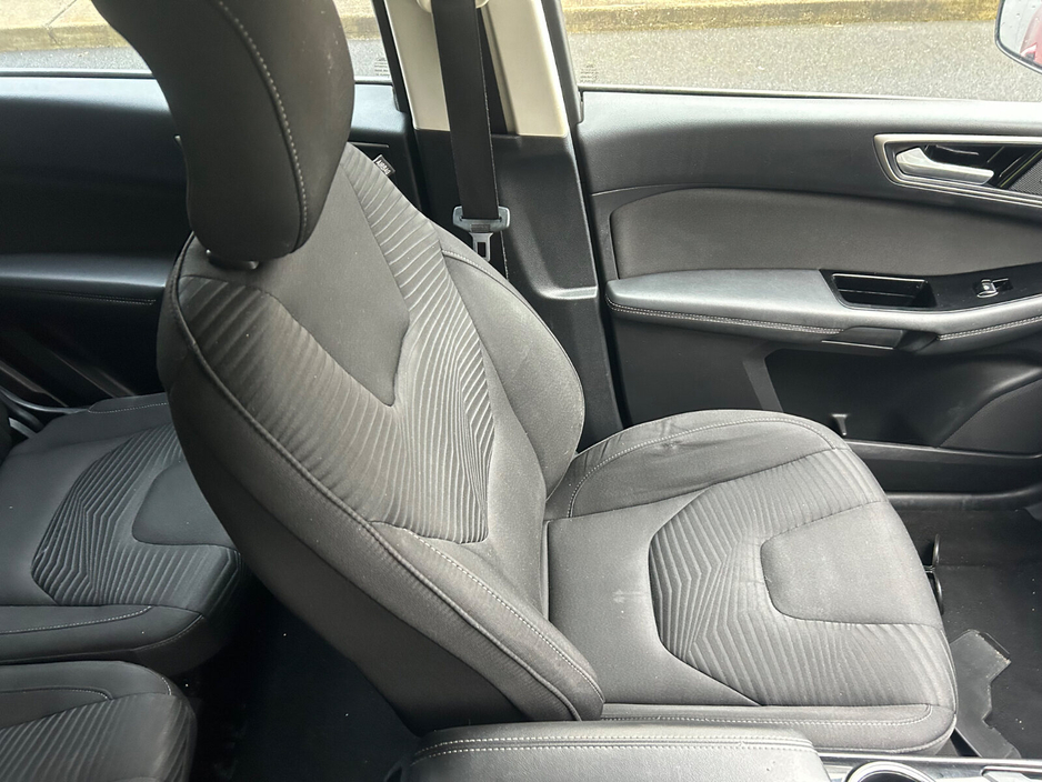 2016 Ford S-Max - image 13