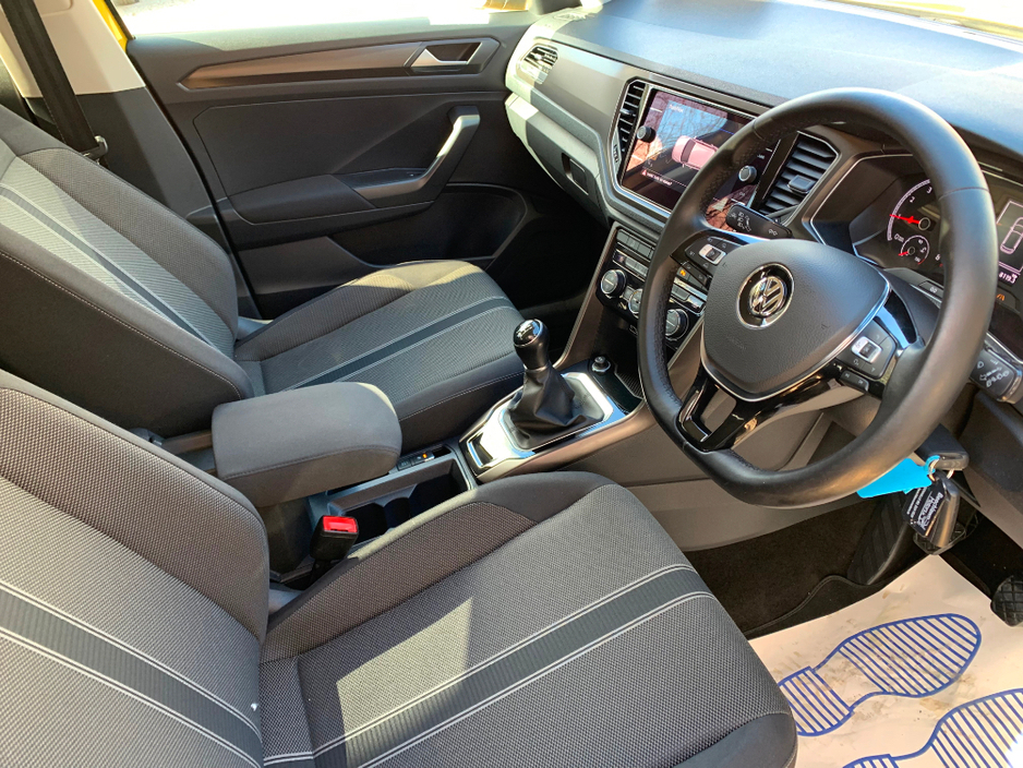 2018 Volkswagen T-Roc - image 17