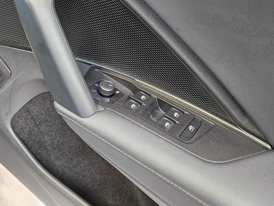 2024 Volkswagen Tiguan - image 11