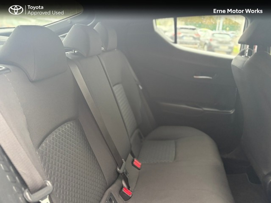 2023 Toyota C-HR C-HR HYBRID LUNA €27,950