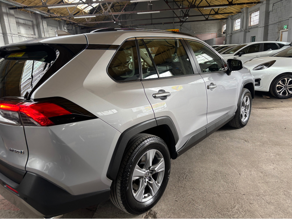 2024 Toyota Rav4 - image 2