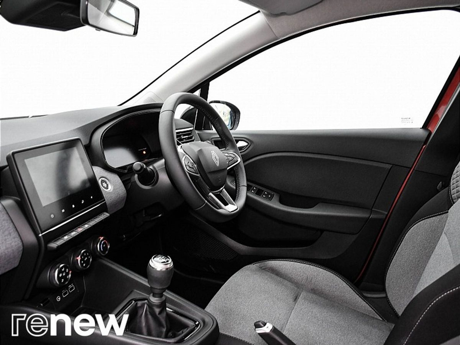 2025 Renault Clio - image 5