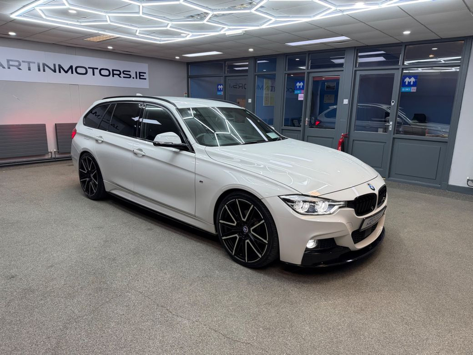 2017 BMW 3 Series - image 9