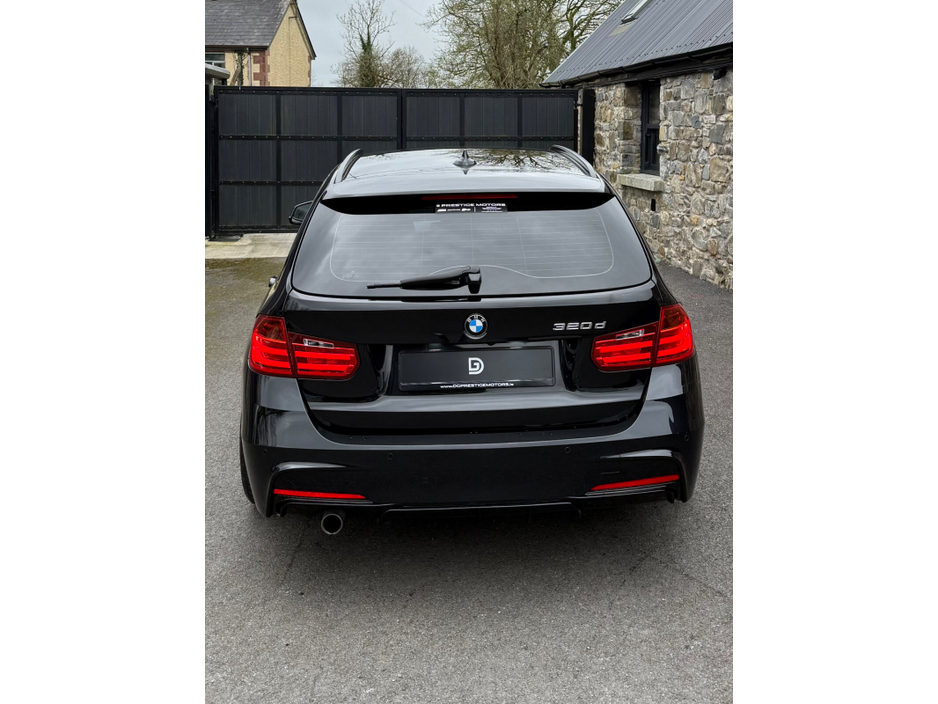 2014 BMW 3 Series - image 5