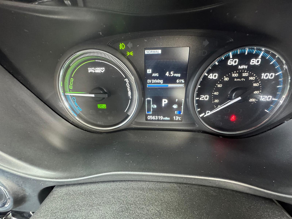 2018 Mitsubishi Outlander - image 16