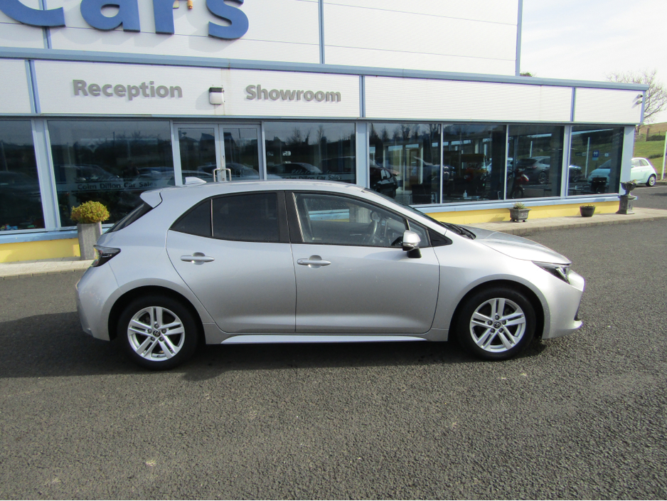 2023 Toyota Corolla - image 5