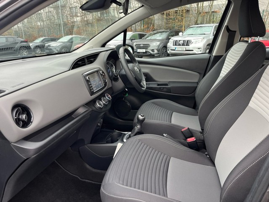 2017 Toyota Yaris 1.0 LUNA 4DR €13,950