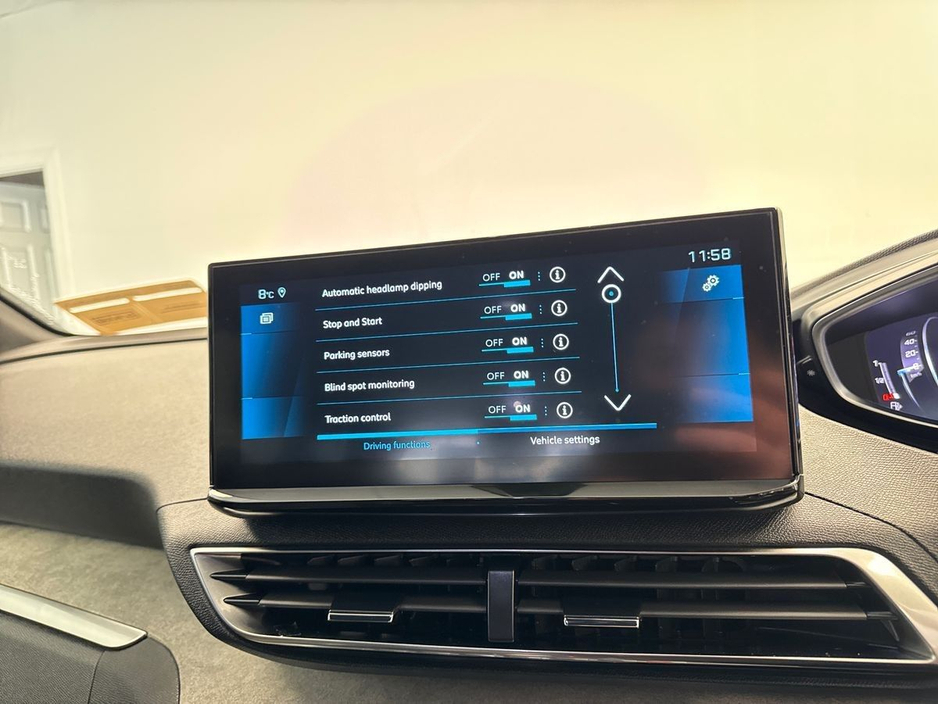 2024 Peugeot 5008 - image 21