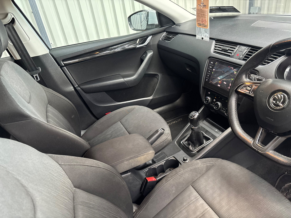 2018 Skoda Octavia - image 5