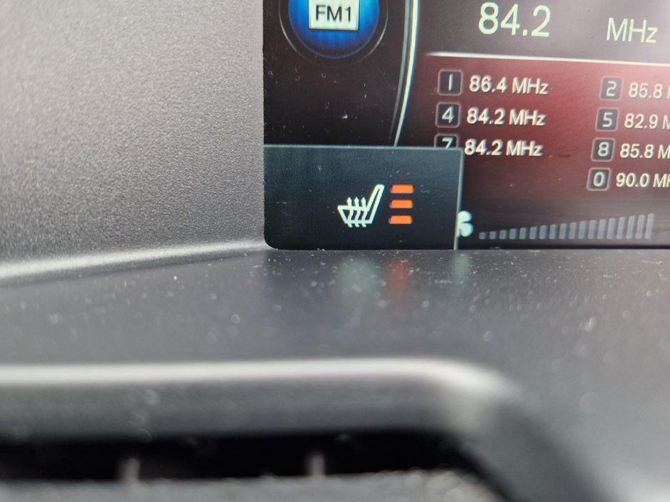 2015 Volvo XC60 - image 37