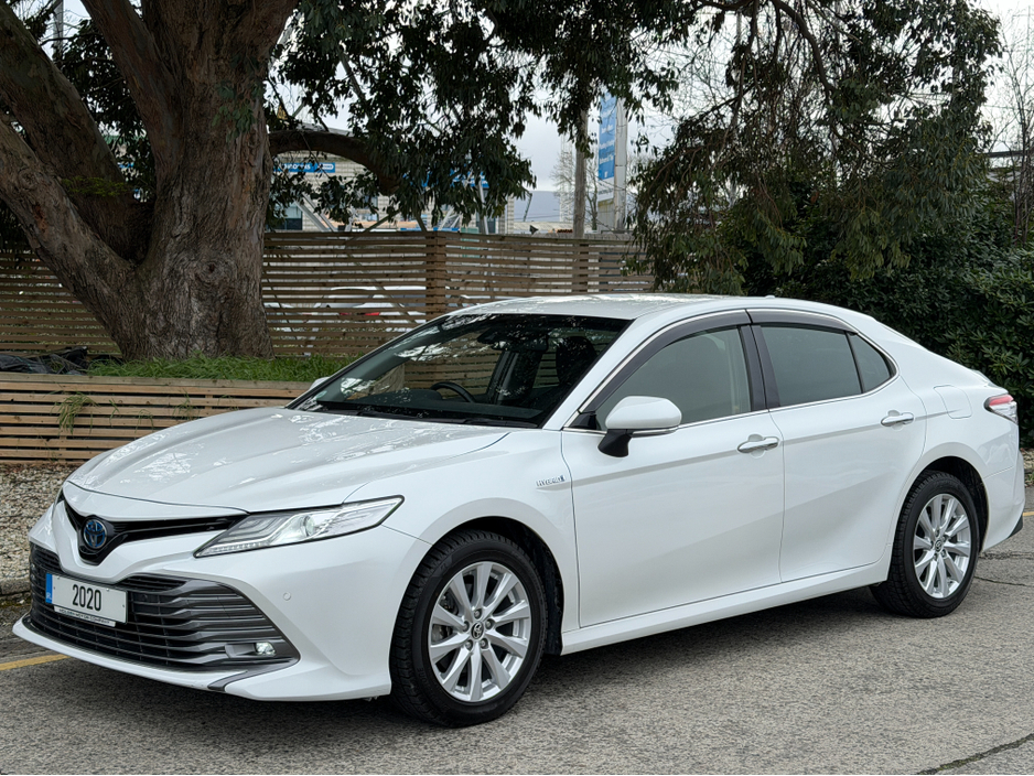 2020 Toyota Camry - image 2