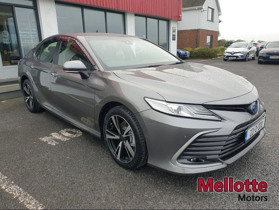 2022 Toyota Camry - image 8