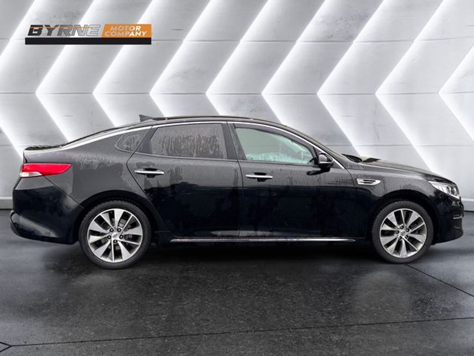 2017 Kia Optima - image 4