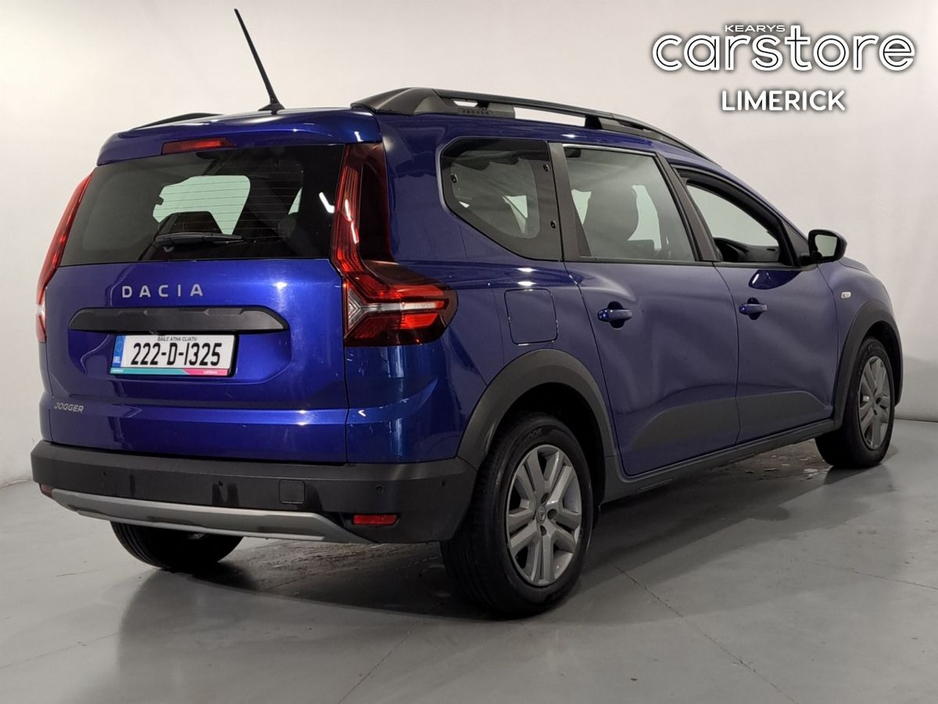 2022 Dacia Jogger - image 3