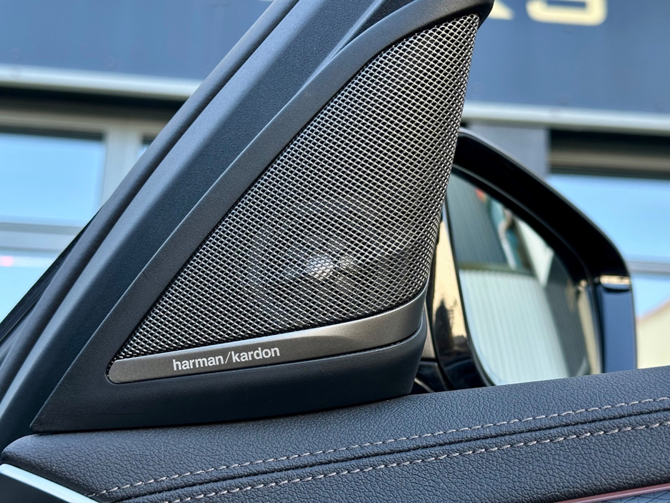 2023 BMW 5 Series - image 18