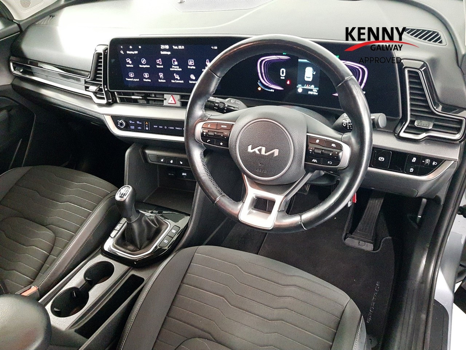 2022 Kia Sportage - image 2