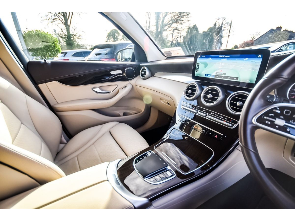 2022 Mercedes-Benz GLC Class - image 14