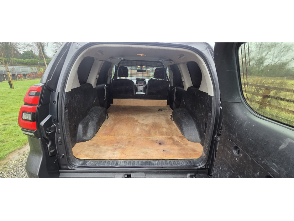 2019 Toyota Landcruiser LAND CRU LC LWB GX COMMERCIAL ** 1 OWNER IRISH VEHICLE ** MOTORWAY MILEAGE ** EXTEMEMLY WELL CARED FOR ** PRICE + VAT ** €23,500