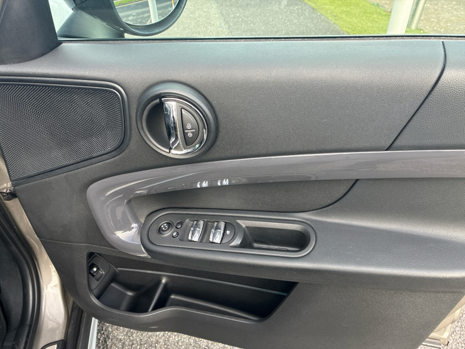 2018 MINI Countryman - image 11