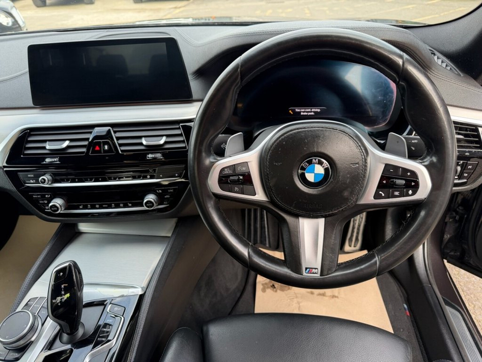 2020 BMW 5 Series - image 9