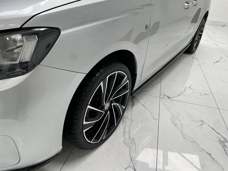 2023 Volkswagen Caddy - image 10